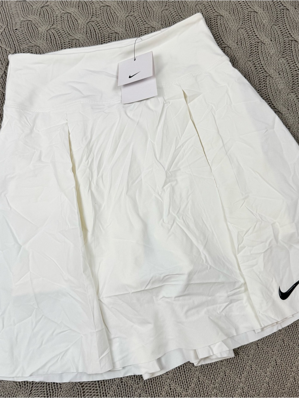 Nike White Pleated Golf/Tennis Skort with Black Swoosh XS - Picture 4 of 13
